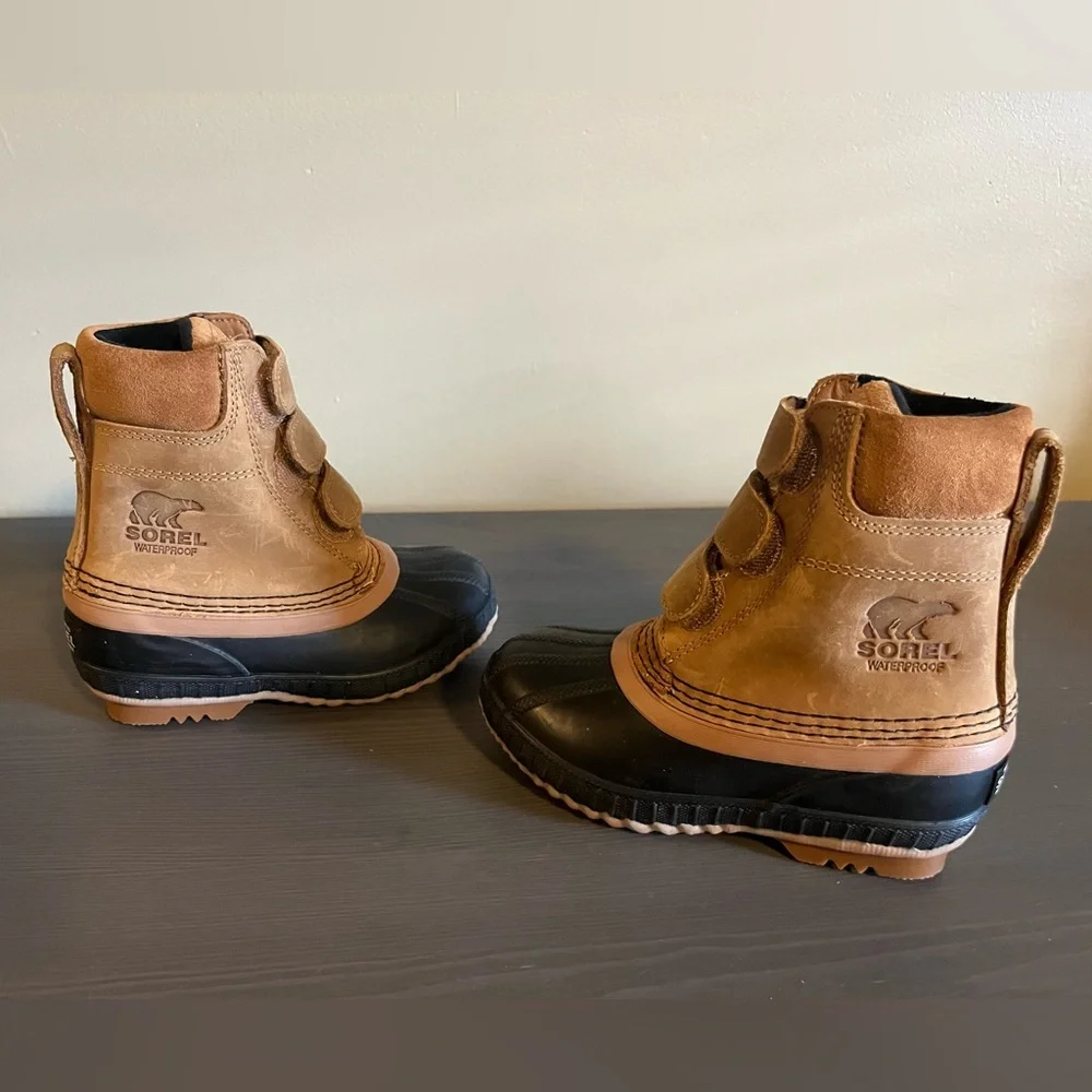 Sorel little Kids Cheyanne II Strap Boots NEW